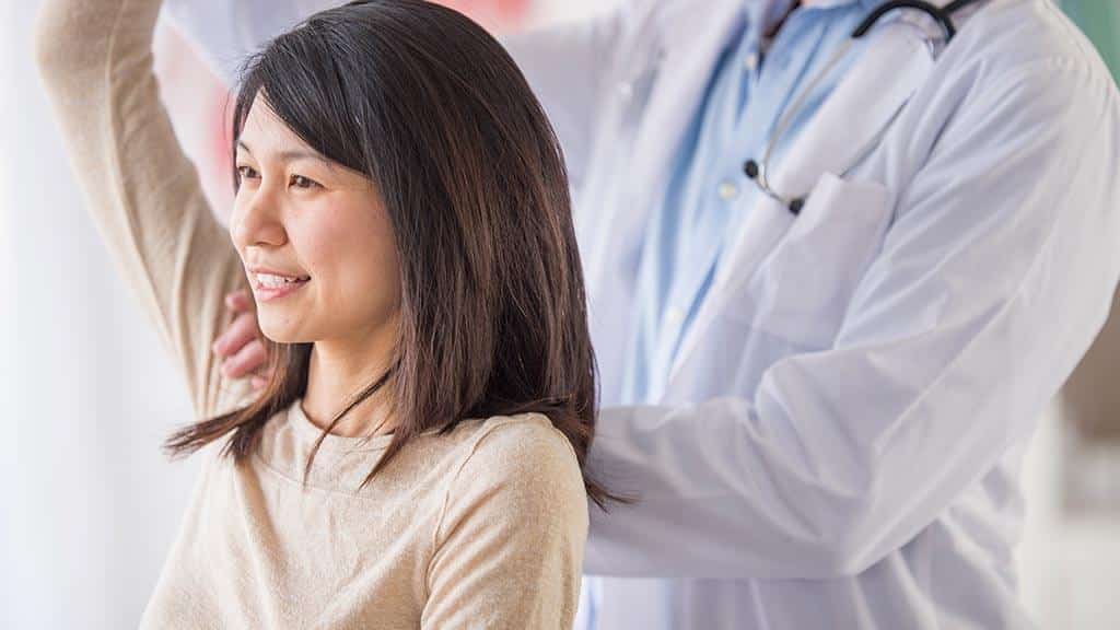 shoulder-rotator cuff doctor checkup
